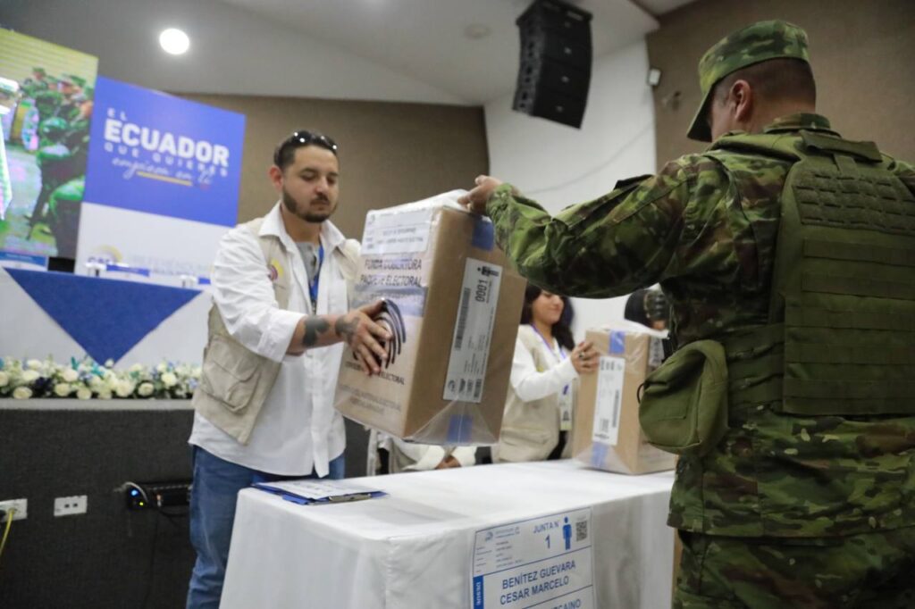 CNE inauguró jornada de Voto en Casa del Referéndum y Consulta Popular