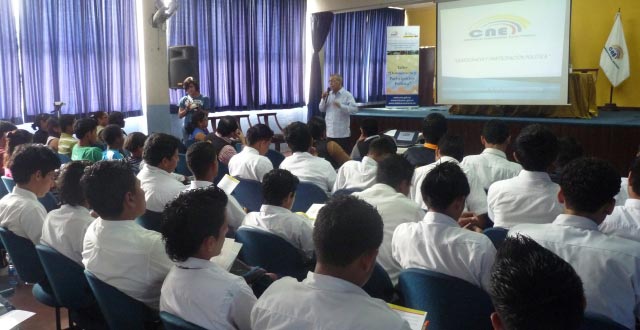 CNE capacitacion a estudiantes