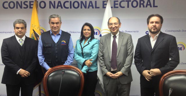 CNE foto convenio unam