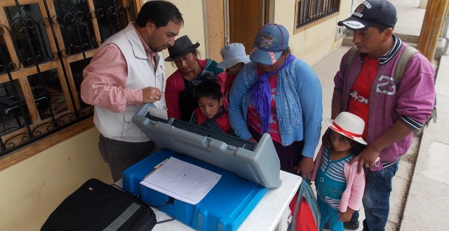 20-CNE capacitacion voto electronico azuay