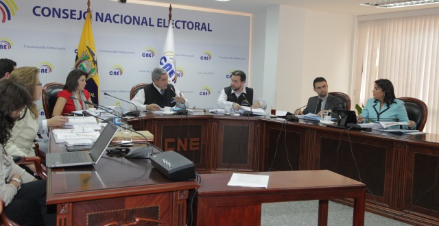 CNE Nueve encuestadoras registradas para Elecciones 2014completo