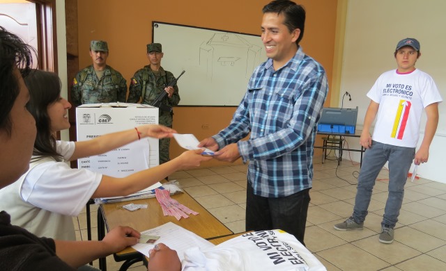 Azuayos acudieron a las urnas para primer simulacro electoral