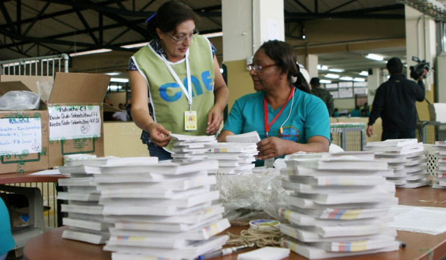 Listas papeletas electorales para los próximos comicios