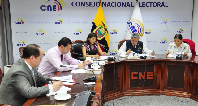 CNE resuelve impugnaciones de Guayas y Los Ríos