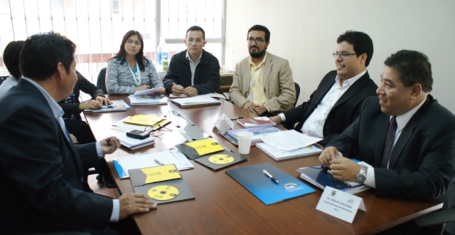  Organismos electorales de Ecuador y Perú comparten experiencias 