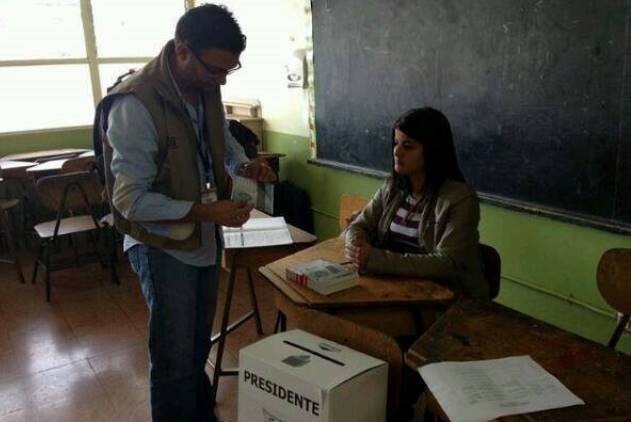 Durante la jornada electoral de este domingo, el Consejero Pozo recorrió la localidad de Heredia y visitó colegios electorales