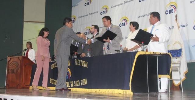 Santa Elena acreditó a autoridades electas