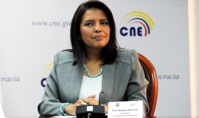 Roxana Silva expone sobre Rol de la Mujer en la Democracia