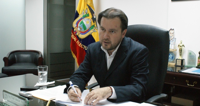Paúl Salazar participa en misión electoral en Colombia