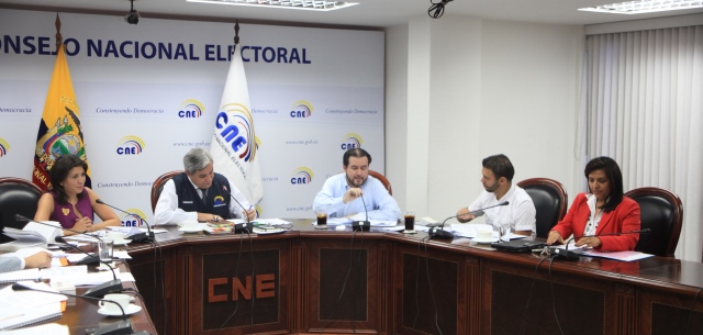 Pleno del CNE recibe a organizaciones políticas