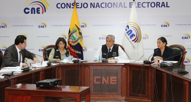 Tres organizaciones políticas se inscribieron en el CNE